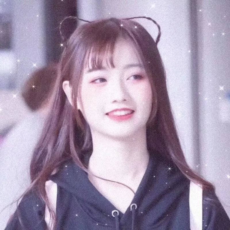 青笺未寄误红妆